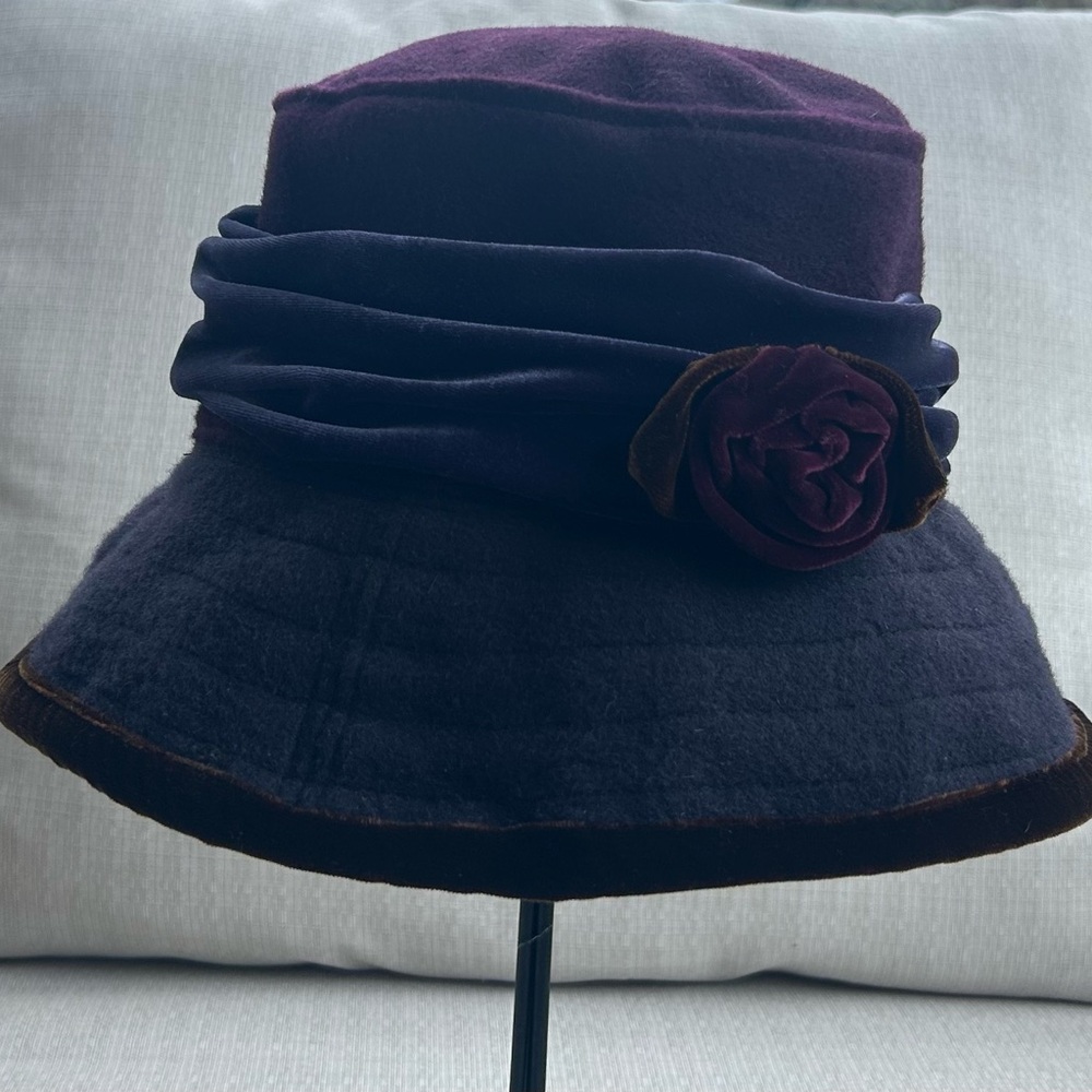NWOT Mystery Cafe Purple Bucket Hat